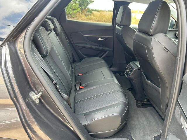 PEUGEOT 3008 ALLURE 1.6 PHEV AUTO UK RHD IN SPAIN ONLY 70000 MILES SUPERB 2021